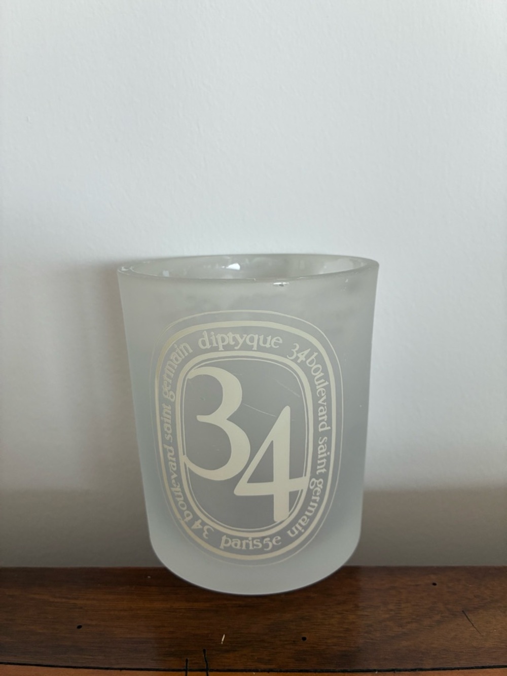 Empty vessel diptyque 34 Large in Frosted Cream Glass - Picture 2 of 3